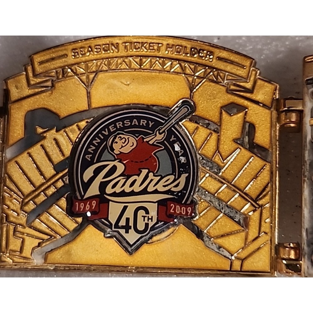 San Diego Padres Baseball Season Ticket Holders anniversary 1969-2009 pin 00000